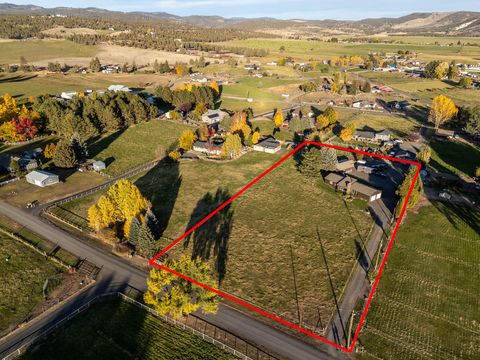 Tiny photo for 2522 NE Sunset View Lane, Prineville, OR 97754 (MLS # 220211165)