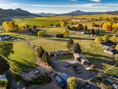 Tiny photo for 2522 NE Sunset View Lane, Prineville, OR 97754 (MLS # 220211165)