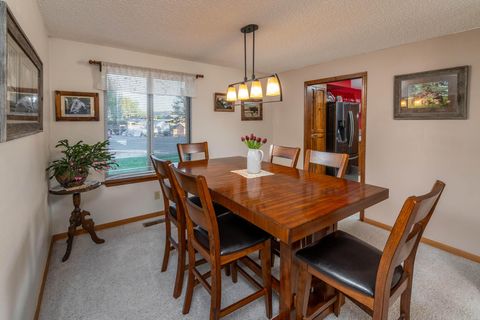 Tiny photo for 2522 NE Sunset View Lane, Prineville, OR 97754 (MLS # 220211165)