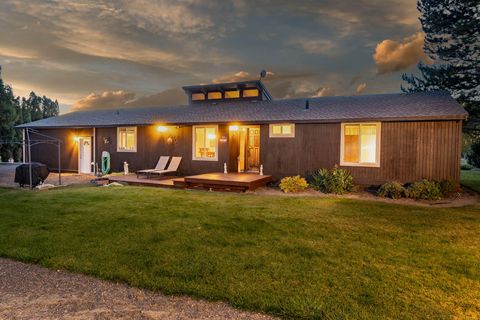 Tiny photo for 2522 NE Sunset View Lane, Prineville, OR 97754 (MLS # 220211165)