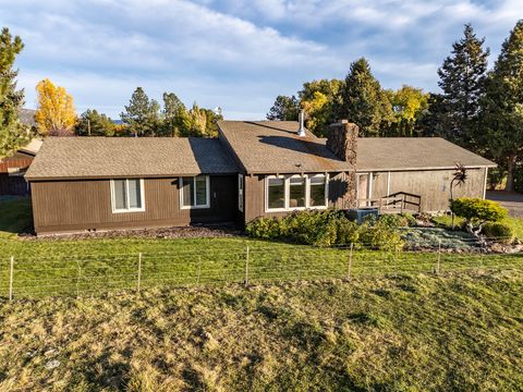 Tiny photo for 2522 NE Sunset View Lane, Prineville, OR 97754 (MLS # 220211165)