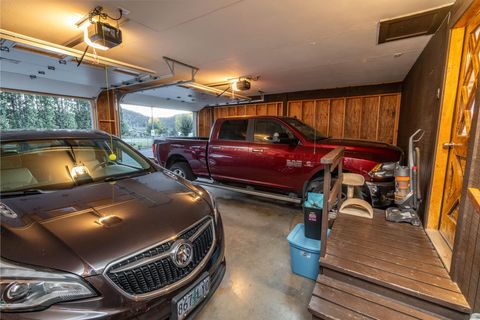 Tiny photo for 2522 NE Sunset View Lane, Prineville, OR 97754 (MLS # 220211165)