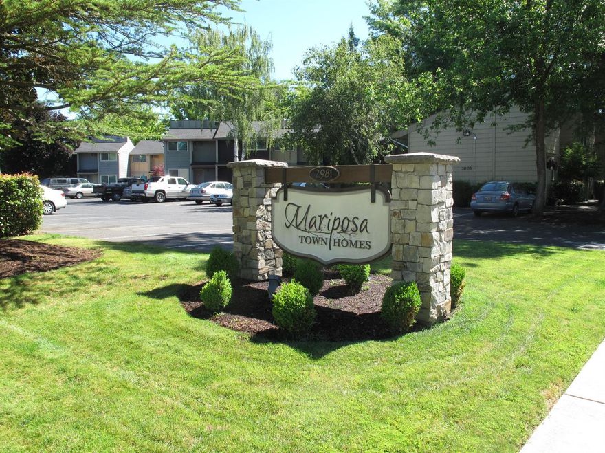 A peaceful countryside atmosphere with natural and designed landscaping. Close to transportation, shopping and medical services. There are 101 rental units in 19 buildings. There are 410 businesses and 8532 employees within 5 minutes drive time of the complex. 77.8 percent of those employees are in health services. The property has been upgraded with Hardi Plank siding and double pane windows, and Southern Oregon Rental Association vacancy in the market is 1.7 percent. Renting at approximately $.80 per square foot per month. these are very competitive units for the market place. Private enclosed patios, swimming pool, open parking with 171 spaces. A mix of units from 592 to 1309 square feet. All units have patios, decks or balconies, private outside entrance, carpet & vinyl or laminate flooring.