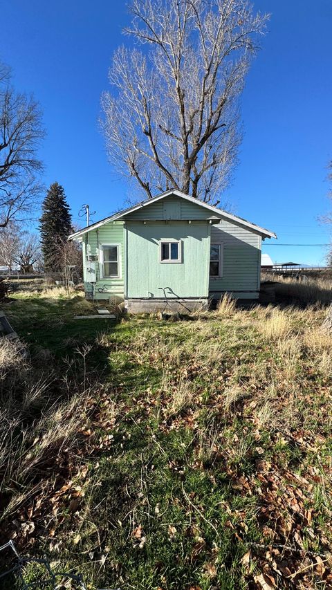 Tiny photo for 9545 Highway 39 Hwy, Klamath Falls, OR 97603 (MLS # 220213236)