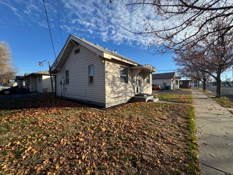 Tiny photo for 1401 E Main Street, Klamath Falls, OR 97601 (MLS # 220212121)
