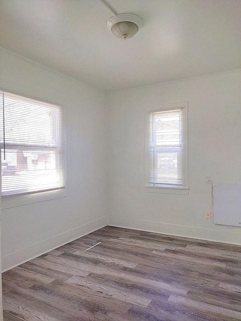 Tiny photo for 1401 E Main Street, Klamath Falls, OR 97601 (MLS # 220212121)