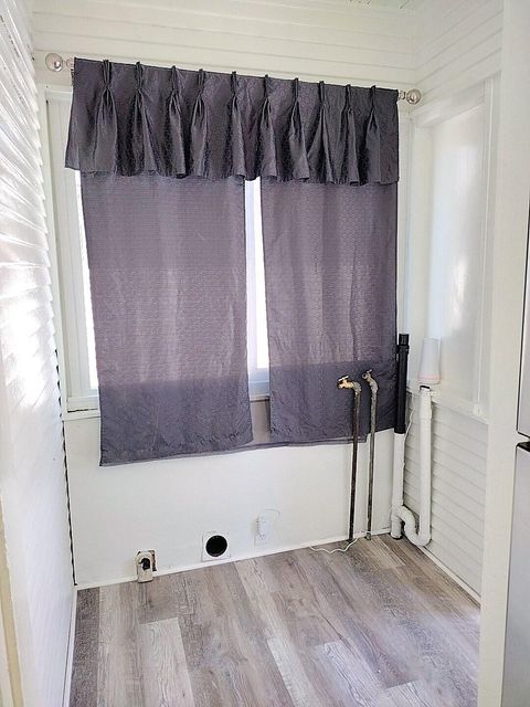 Tiny photo for 1401 E Main Street, Klamath Falls, OR 97601 (MLS # 220212121)