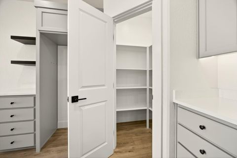 Tiny photo for 3723 Ford Drive, Medford, OR 97504 (MLS # 220214852)