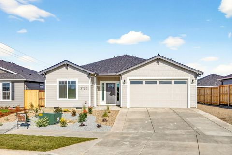 Tiny photo for 3723 Ford Drive, Medford, OR 97504 (MLS # 220214852)