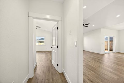 Tiny photo for 3723 Ford Drive, Medford, OR 97504 (MLS # 220214852)