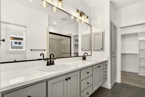 Tiny photo for 3723 Ford Drive, Medford, OR 97504 (MLS # 220214852)