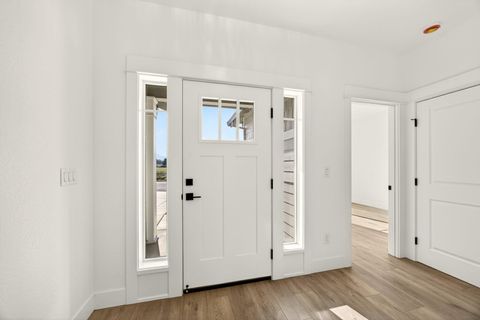 Tiny photo for 3723 Ford Drive, Medford, OR 97504 (MLS # 220214852)