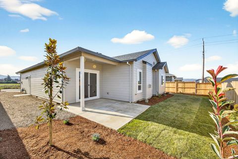 Tiny photo for 3723 Ford Drive, Medford, OR 97504 (MLS # 220214852)