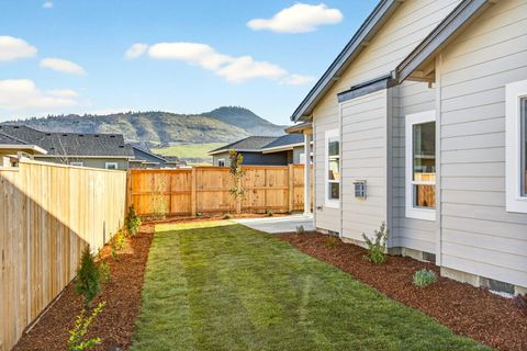 Tiny photo for 3723 Ford Drive, Medford, OR 97504 (MLS # 220214852)