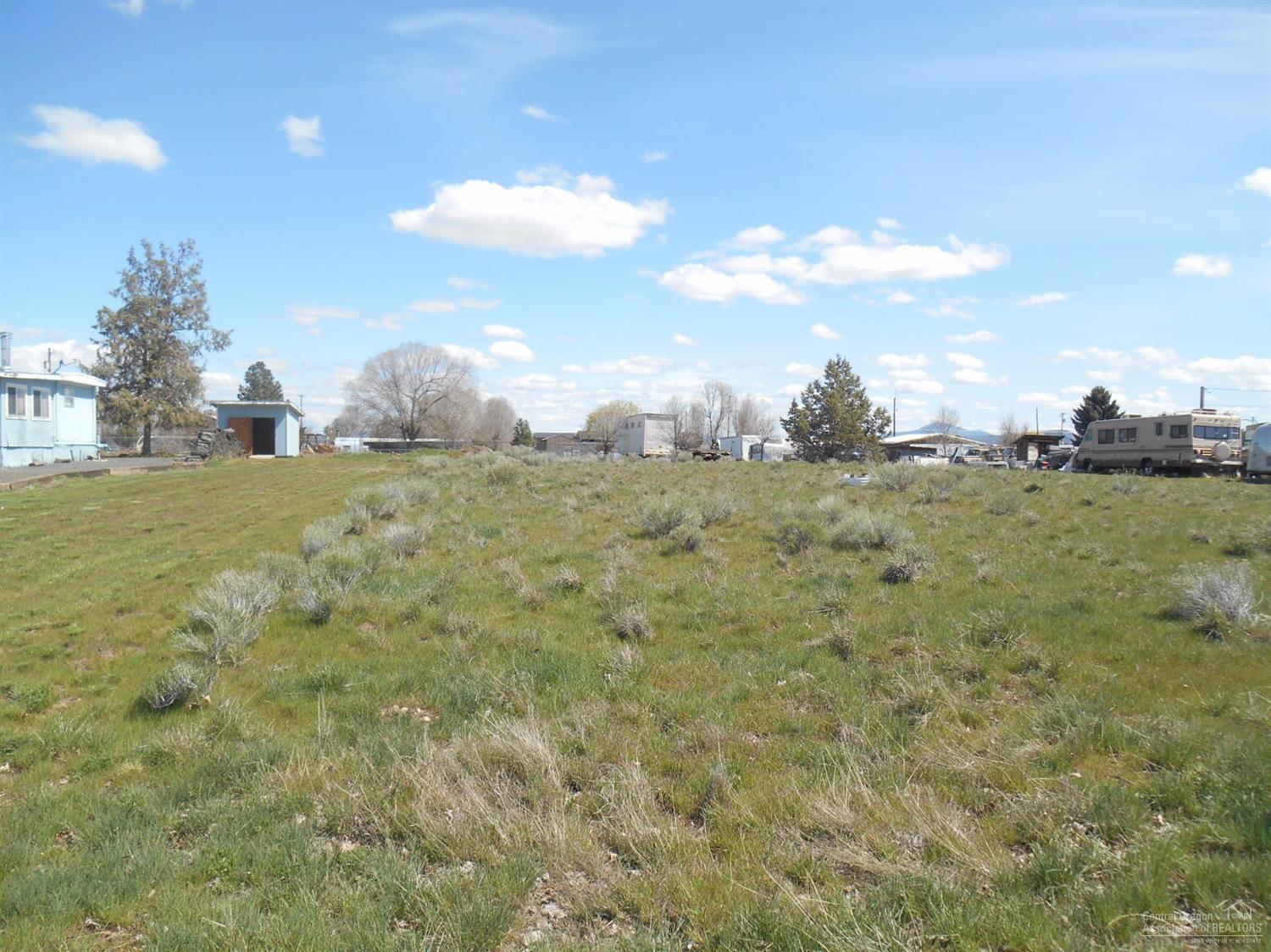 High Chapparal - Land