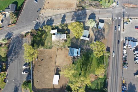 972 S Main Street Prineville OR 97754