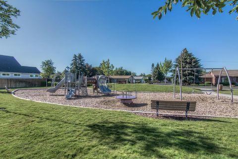 Tiny photo for 1446 NE Whistle Way, Prineville, OR 97754 (MLS # 220212038)