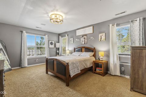 Tiny photo for 1231 Wild Plum Drive, Klamath Falls, OR 97601 (MLS # 220224775)