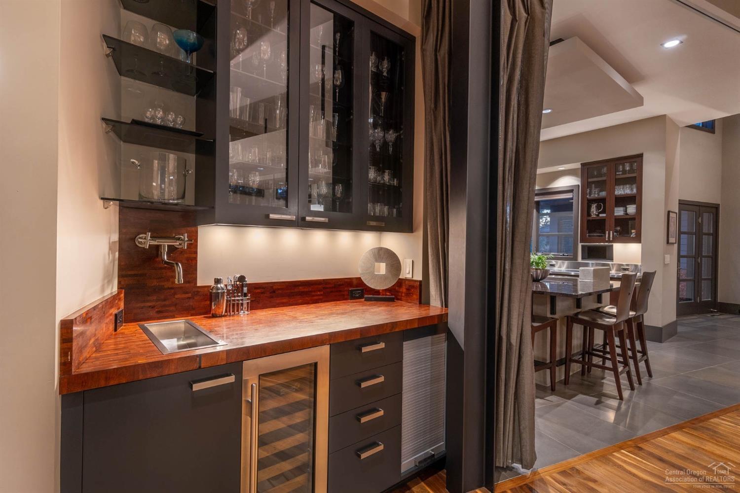 Broken Top - Residential