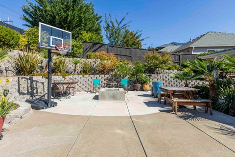 Tiny photo for 565 Whitney Terrace, Medford, OR 97504 (MLS # 220211457)