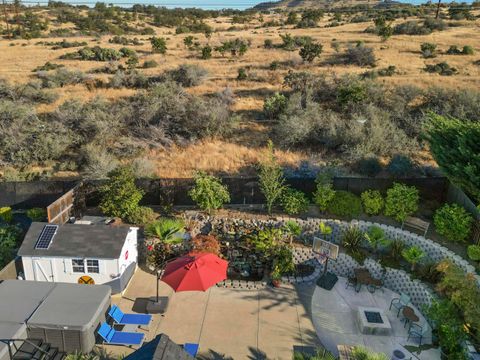 Tiny photo for 565 Whitney Terrace, Medford, OR 97504 (MLS # 220211457)