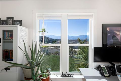 Tiny photo for 565 Whitney Terrace, Medford, OR 97504 (MLS # 220211457)