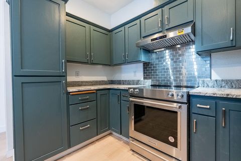 Tiny photo for 19 Pine Court, Eagle Point, OR 97524 (MLS # 220217159)