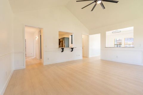 Tiny photo for 19 Pine Court, Eagle Point, OR 97524 (MLS # 220217159)