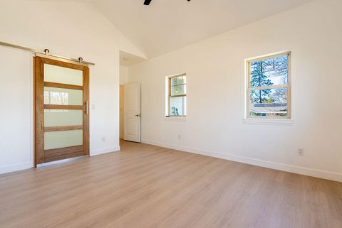 Tiny photo for 19 Pine Court, Eagle Point, OR 97524 (MLS # 220217159)