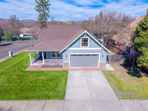 Tiny photo for 19 Pine Court, Eagle Point, OR 97524 (MLS # 220217159)