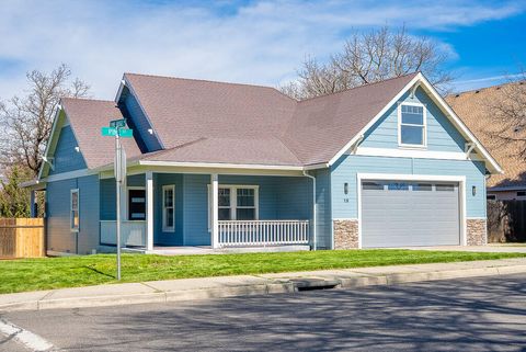 Tiny photo for 19 Pine Court, Eagle Point, OR 97524 (MLS # 220217159)