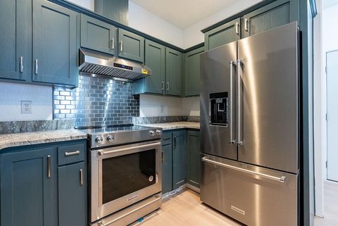 Tiny photo for 19 Pine Court, Eagle Point, OR 97524 (MLS # 220217159)