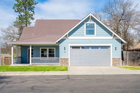 Tiny photo for 19 Pine Court, Eagle Point, OR 97524 (MLS # 220217159)