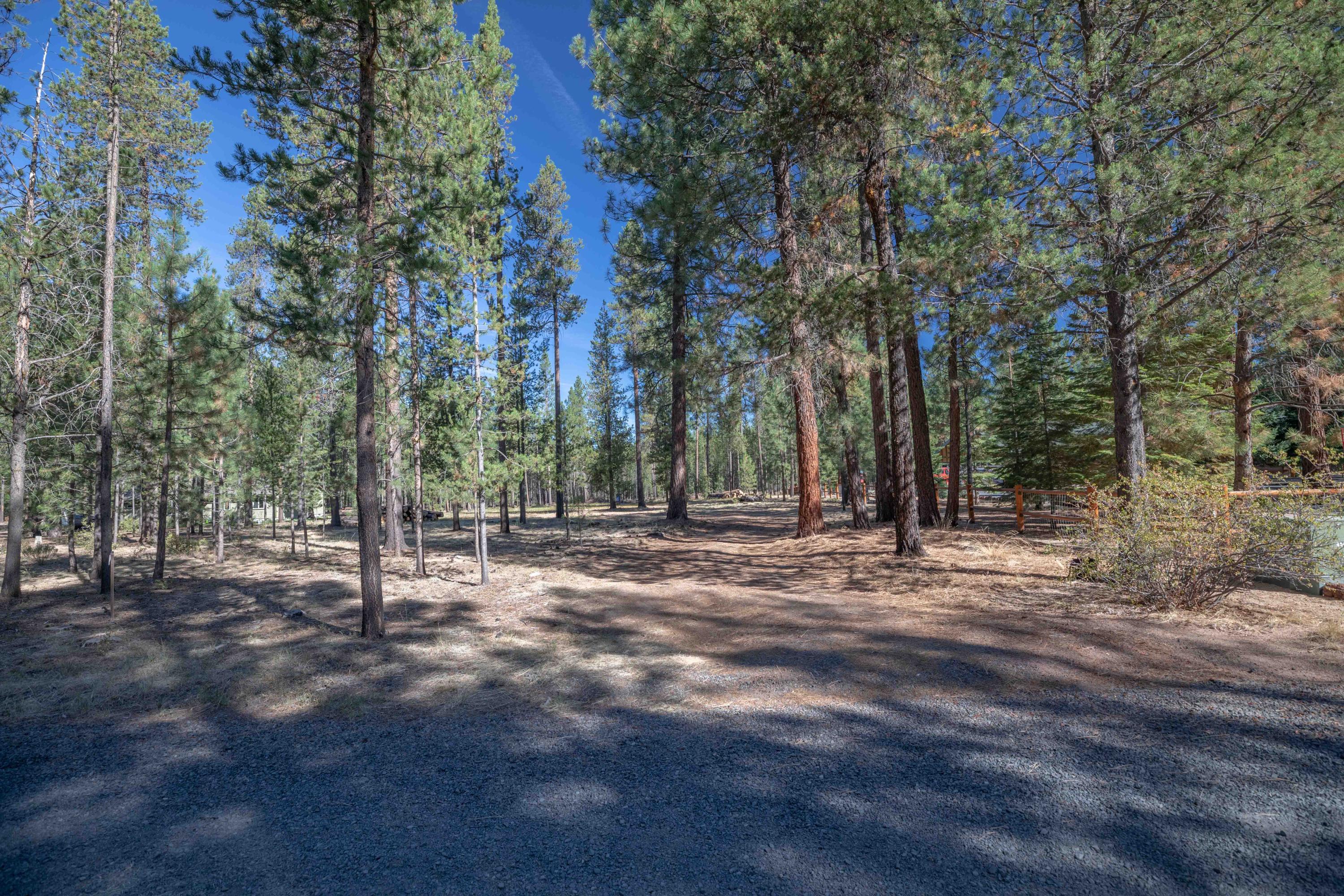 Wagon Trail Acreages - Land