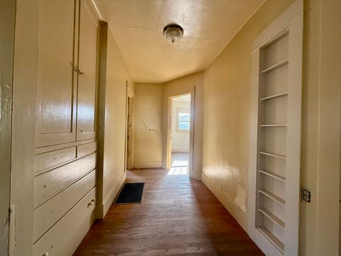 Tiny photo for 1443 Oregon Avenue, Klamath Falls, OR 97601 (MLS # 220219252)