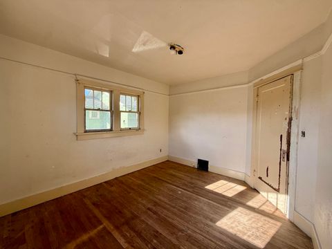 Tiny photo for 1443 Oregon Avenue, Klamath Falls, OR 97601 (MLS # 220219252)