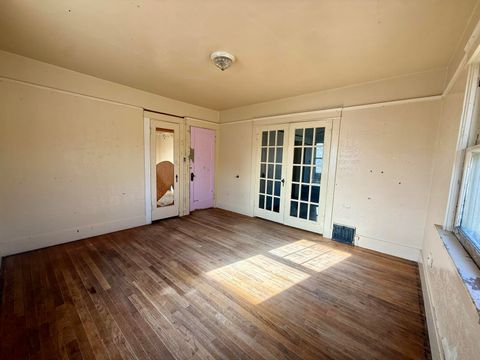 Tiny photo for 1443 Oregon Avenue, Klamath Falls, OR 97601 (MLS # 220219252)