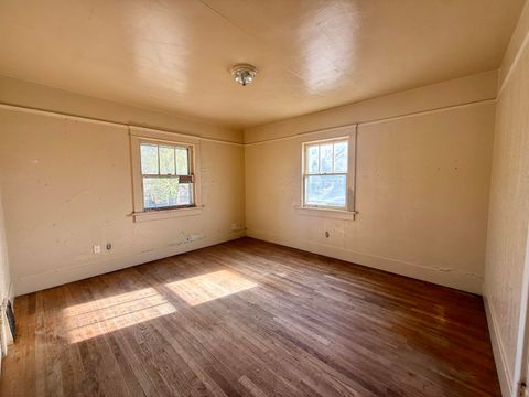 Tiny photo for 1443 Oregon Avenue, Klamath Falls, OR 97601 (MLS # 220219252)