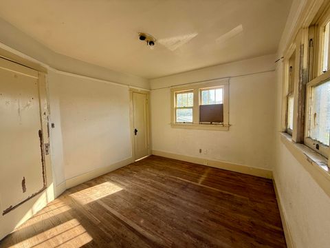 Tiny photo for 1443 Oregon Avenue, Klamath Falls, OR 97601 (MLS # 220219252)