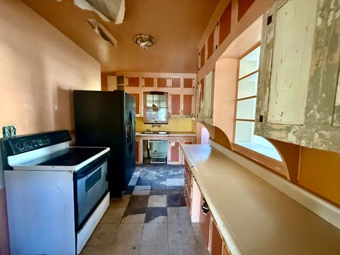Tiny photo for 1443 Oregon Avenue, Klamath Falls, OR 97601 (MLS # 220219252)