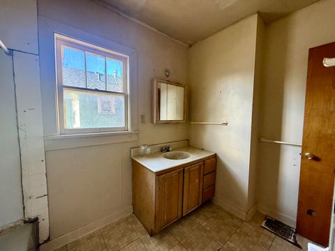 Tiny photo for 1443 Oregon Avenue, Klamath Falls, OR 97601 (MLS # 220219252)
