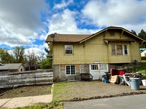 Tiny photo for 1443 Oregon Avenue, Klamath Falls, OR 97601 (MLS # 220219252)