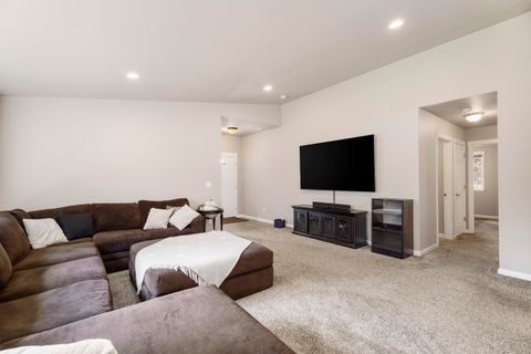 Tiny photo for 16020 Alpine Drive, La Pine, OR 97739 (MLS # 220217421)