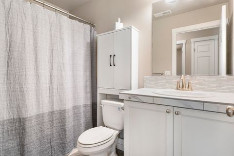 Tiny photo for 16020 Alpine Drive, La Pine, OR 97739 (MLS # 220217421)