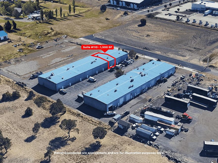 Closed only. Other units available - contact brokers! Flex-space contractor garages for lease - 5594-5598 Table Rock Road, in either 1,500 SF or 3,000 SF options. The small-bay warehouse spaces offer a wide variety of users an easy, well-located space to operate their business. Users will appreciate tall clear heights, efficient office space, private bathrooms, and 12'x14' overhead doors in each space. Conveniently located just off of Table Rock Road, the spaces are just ±7 minutes to direct I-5 access or Hwy 62 access. Photos herein are illustrative of the subject space only.