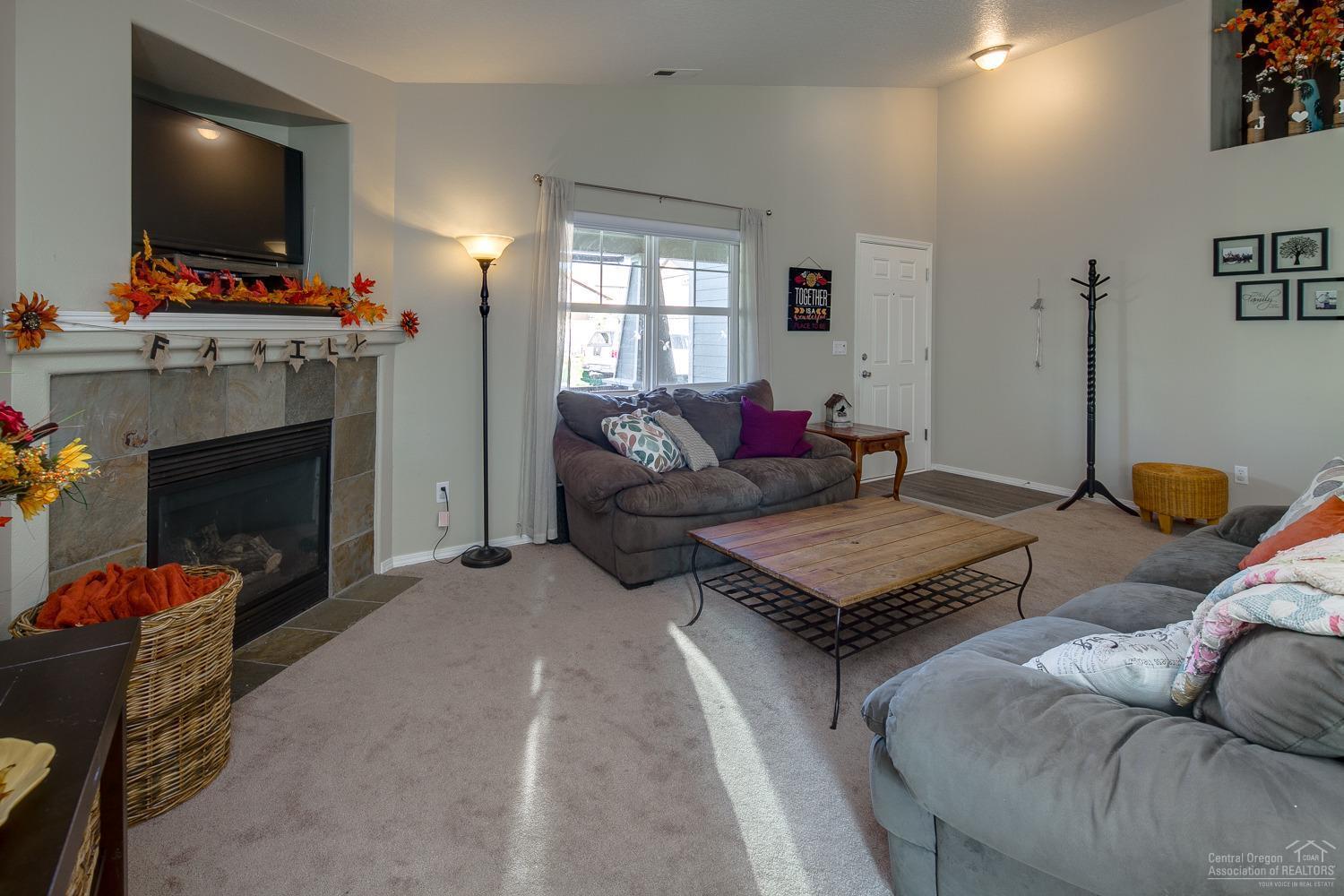 Ni Lah Sha Village - Residential