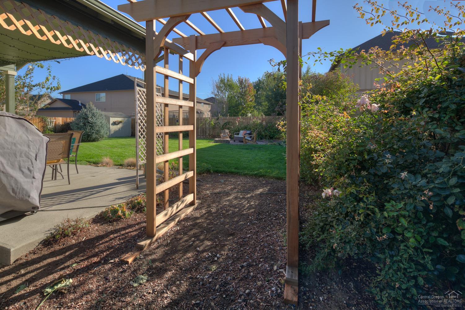 Ni Lah Sha Village - Residential