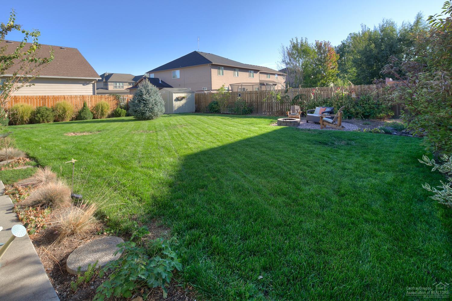 Ni Lah Sha Village - Residential