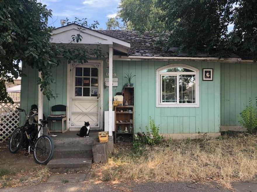 Investor Alert! Perfect Investment home, 2 Bed 1 Bath that has an antique clawfoot bath in it. Has a roomy back yard with Shop / Outbuilding. Home does need TLC and is priced Accordingly and to sell fast. As per seller new foundation in 2006. Buyer to do due diligence about a possible ADU