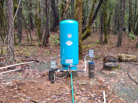 Tiny photo for 151 Linkhart Drive, Selma, OR 97538 (MLS # 220213567)